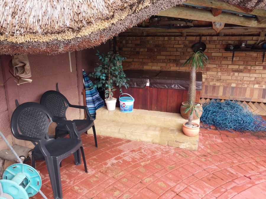 3 Bedroom Property for Sale in Potchefstroom South North West